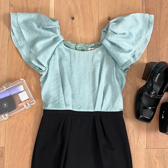 NWT BCBGeneration Ruffle Sleeve Cupro & Ponte Dress - Teal and Black - Size 4 - Picture 2 of 15